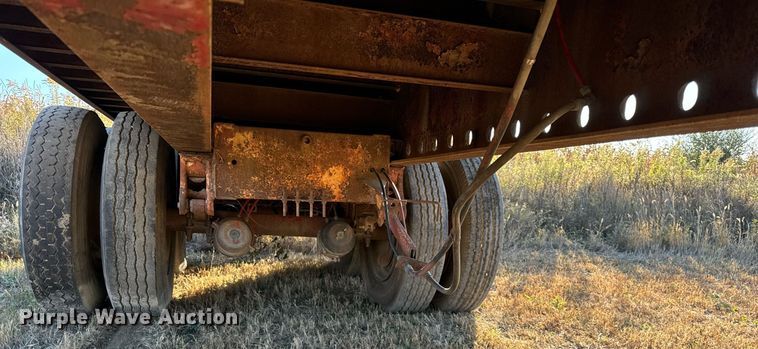 image for item DT2095 1983 Great Dane  GPS-42 flatbed trailer