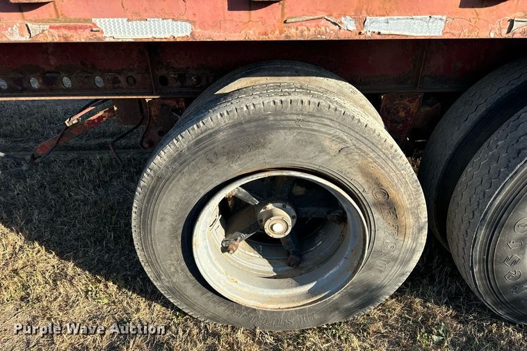 image for item DT2095 1983 Great Dane  GPS-42 flatbed trailer