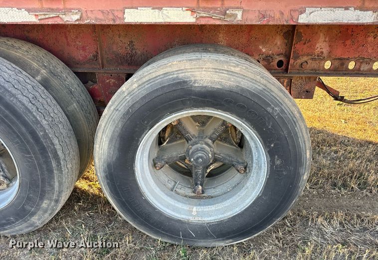 image for item DT2095 1983 Great Dane  GPS-42 flatbed trailer