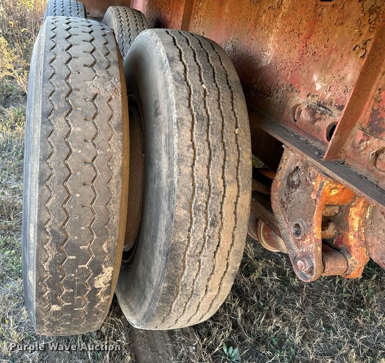 image for item DT2095 1983 Great Dane  GPS-42 flatbed trailer