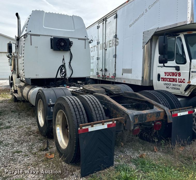 image for item DT2106 2012 Western Star Conventional 4900SB semi truck