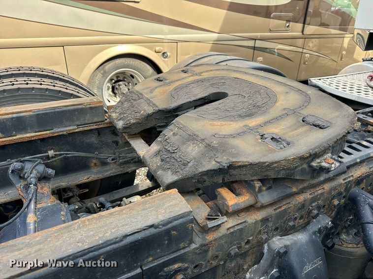 image for item DT2106 2012 Western Star Conventional 4900SB semi truck