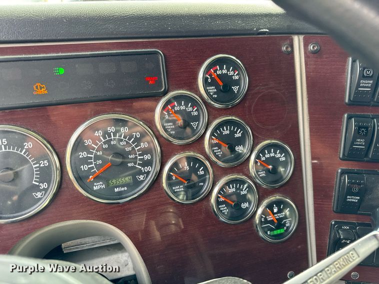 image for item DT2106 2012 Western Star Conventional 4900SB semi truck