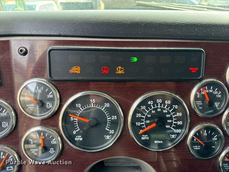 image for item DT2106 2012 Western Star Conventional 4900SB semi truck