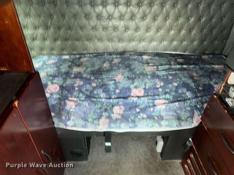 image for item DT2106 2012 Western Star Conventional 4900SB semi truck