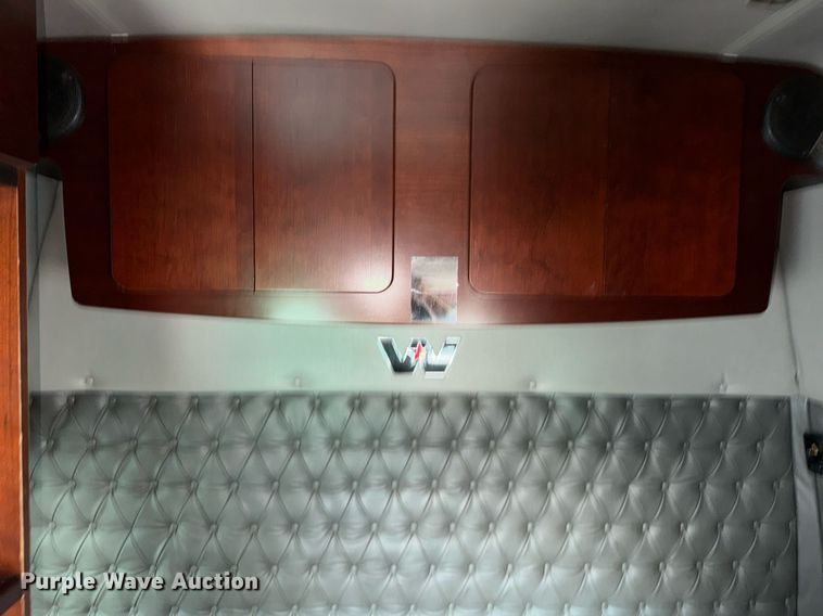 image for item DT2106 2012 Western Star Conventional 4900SB semi truck