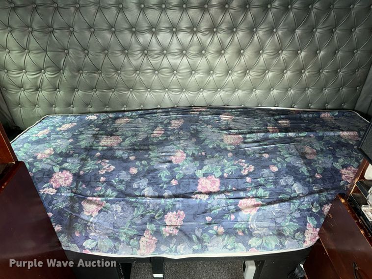 image for item DT2106 2012 Western Star Conventional 4900SB semi truck