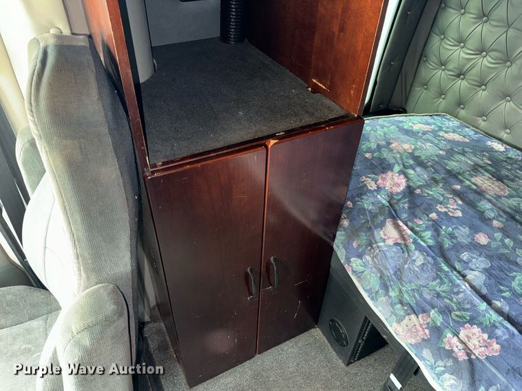 image for item DT2106 2012 Western Star Conventional 4900SB semi truck