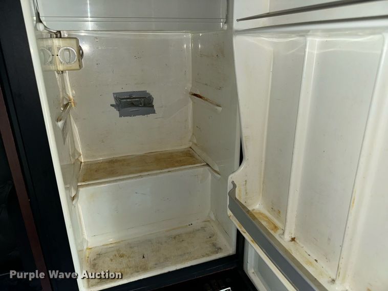 image for item DT2106 2012 Western Star Conventional 4900SB semi truck