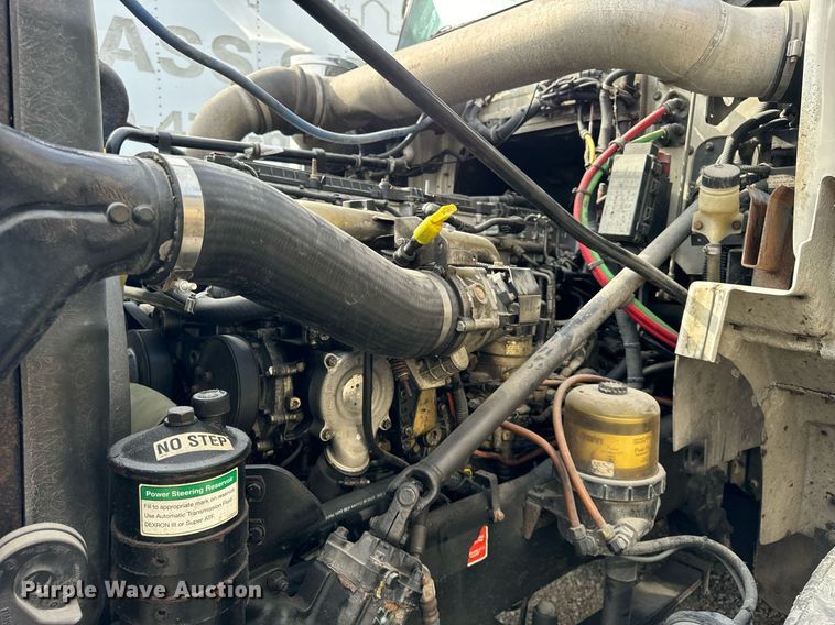 image for item DT2106 2012 Western Star Conventional 4900SB semi truck