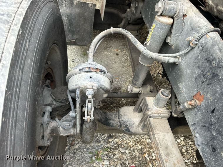 image for item DT2106 2012 Western Star Conventional 4900SB semi truck