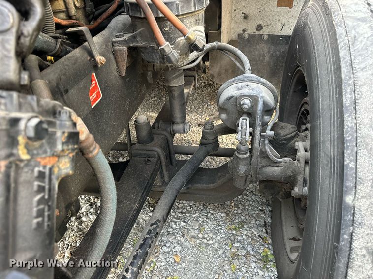 image for item DT2106 2012 Western Star Conventional 4900SB semi truck