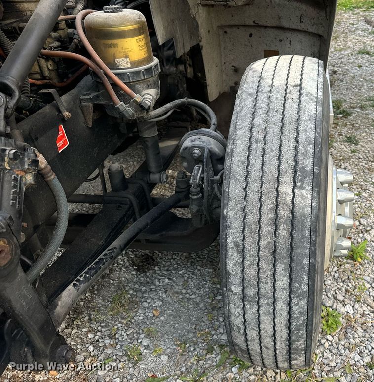 image for item DT2106 2012 Western Star Conventional 4900SB semi truck