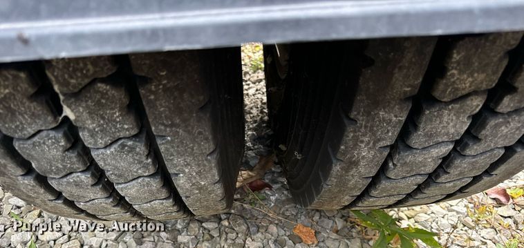 image for item DT2106 2012 Western Star Conventional 4900SB semi truck