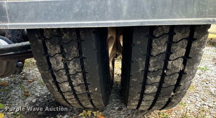 image for item DT2106 2012 Western Star Conventional 4900SB semi truck