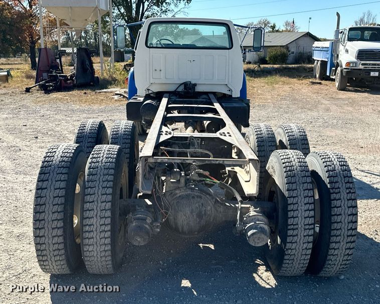 image for item DU9465 1998 Ford FT900 truck cab and chassis