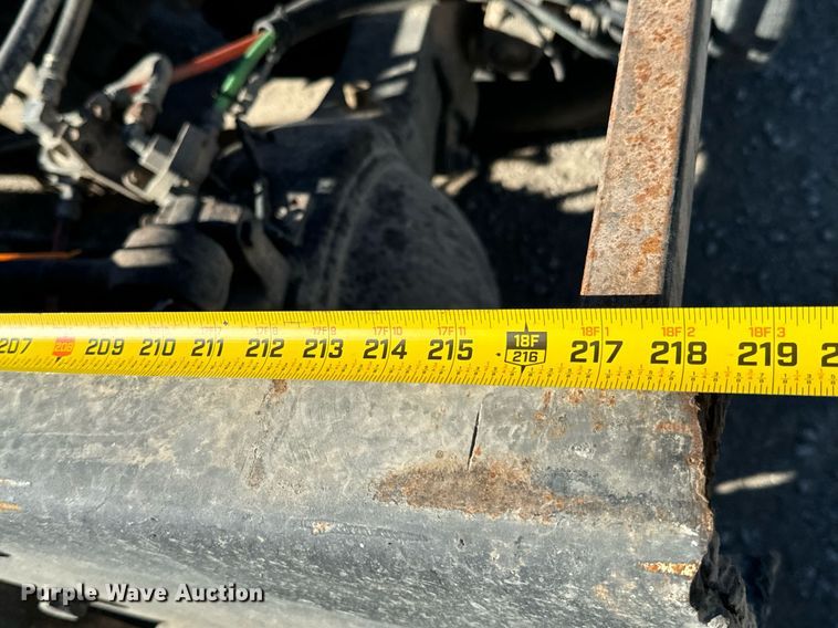 image for item DU9465 1998 Ford FT900 truck cab and chassis