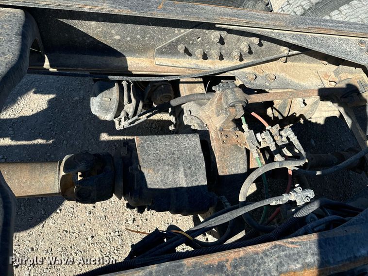 image for item DU9465 1998 Ford FT900 truck cab and chassis