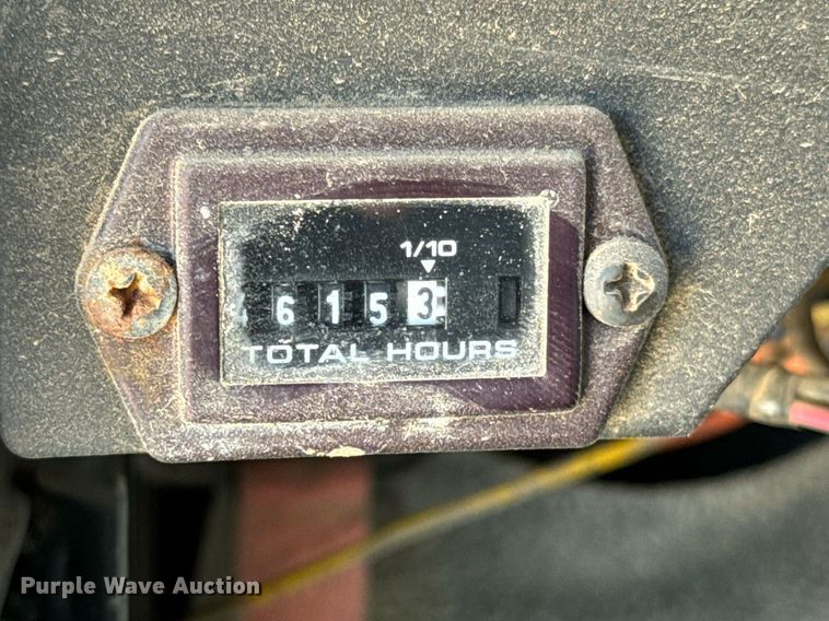 image for item DU9465 1998 Ford FT900 truck cab and chassis