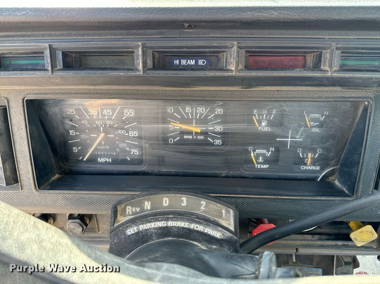 image for item DU9465 1998 Ford FT900 truck cab and chassis