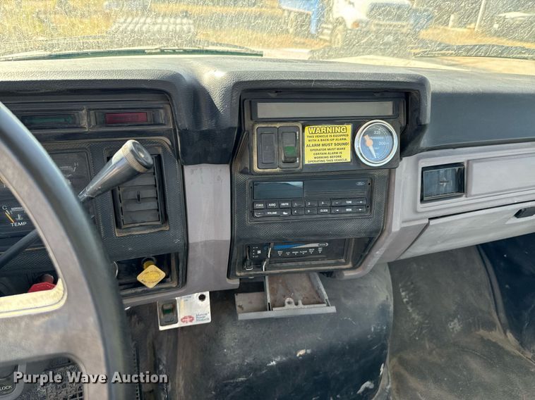 image for item DU9465 1998 Ford FT900 truck cab and chassis