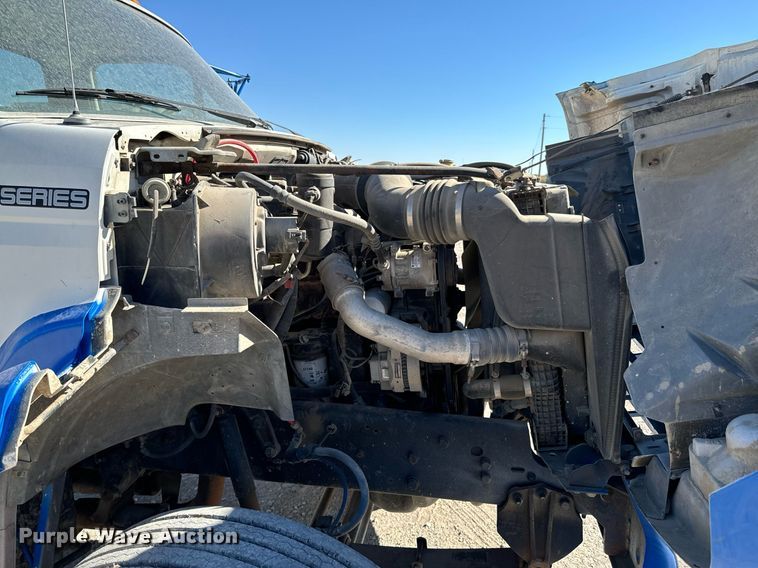 image for item DU9465 1998 Ford FT900 truck cab and chassis