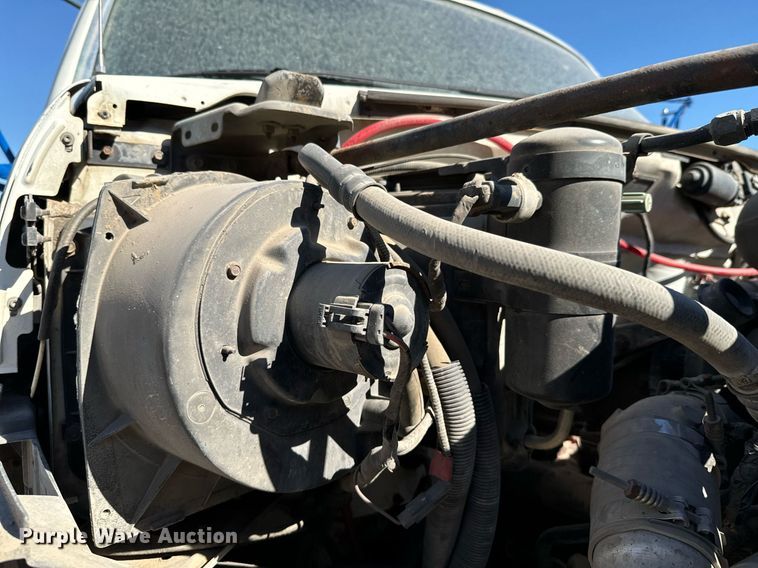 image for item DU9465 1998 Ford FT900 truck cab and chassis