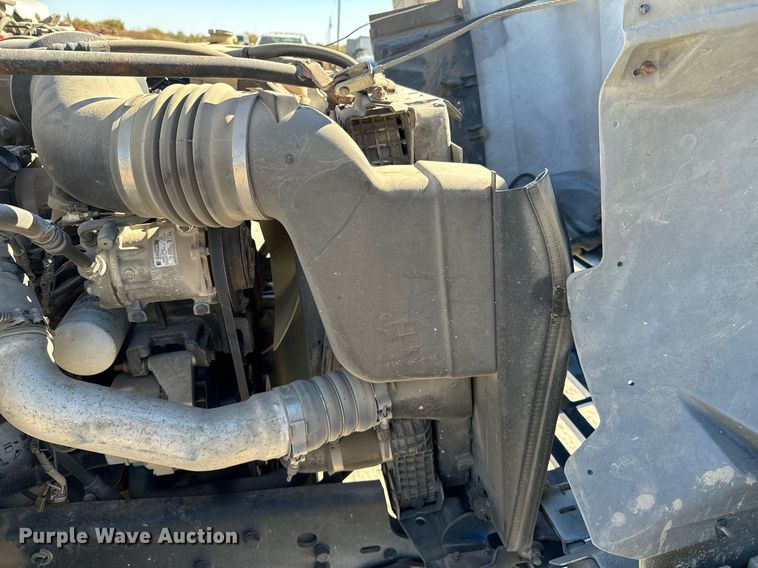 image for item DU9465 1998 Ford FT900 truck cab and chassis