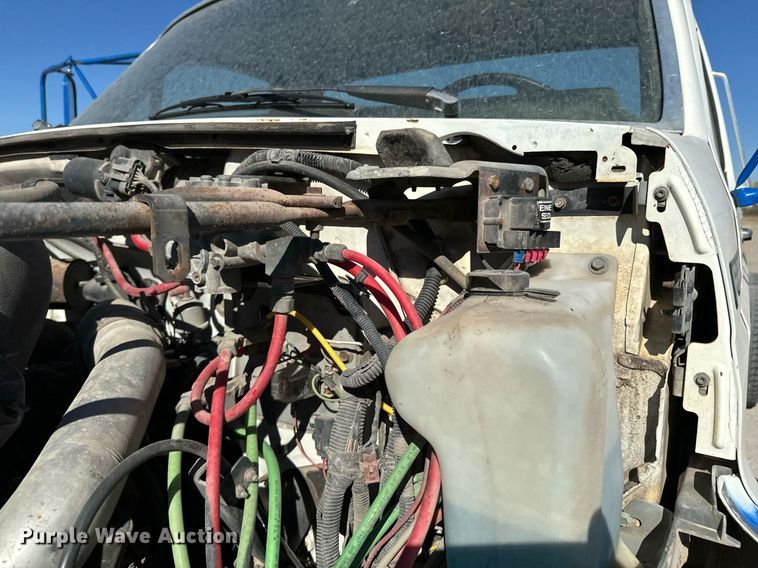 image for item DU9465 1998 Ford FT900 truck cab and chassis