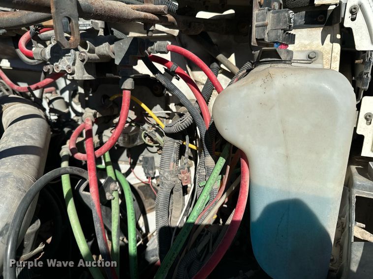 image for item DU9465 1998 Ford FT900 truck cab and chassis