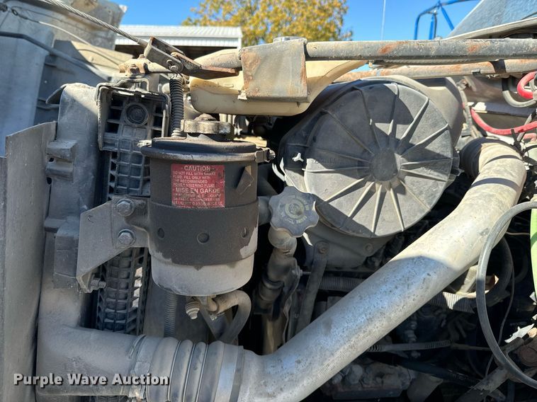 image for item DU9465 1998 Ford FT900 truck cab and chassis