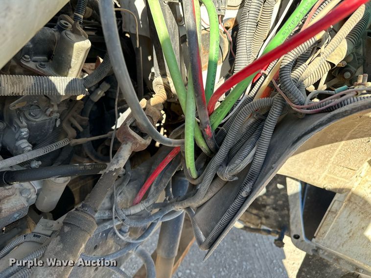 image for item DU9465 1998 Ford FT900 truck cab and chassis