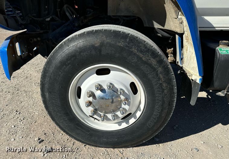 image for item DU9465 1998 Ford FT900 truck cab and chassis