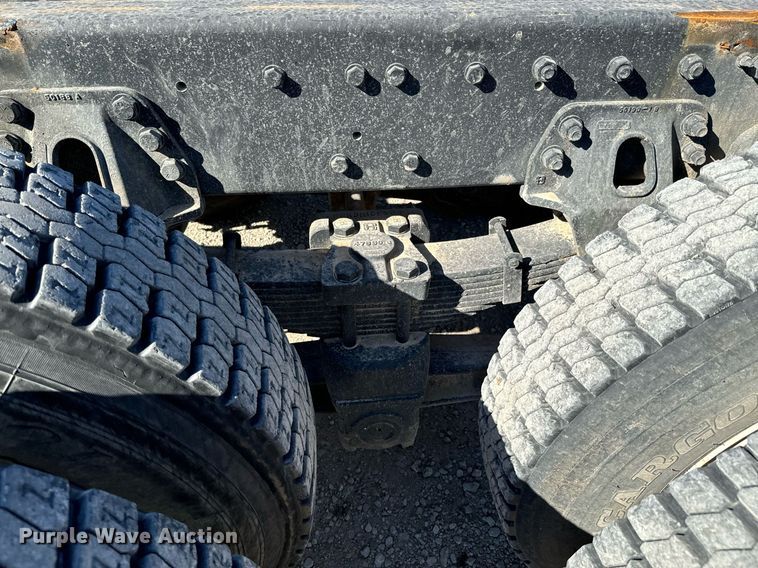 image for item DU9465 1998 Ford FT900 truck cab and chassis