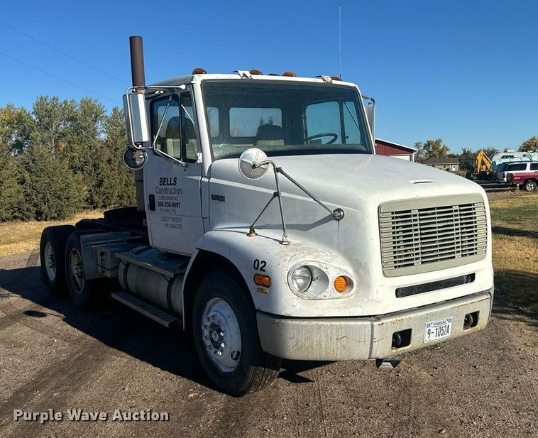 image for item DV2843 1999 Freightliner FL112 semi truck