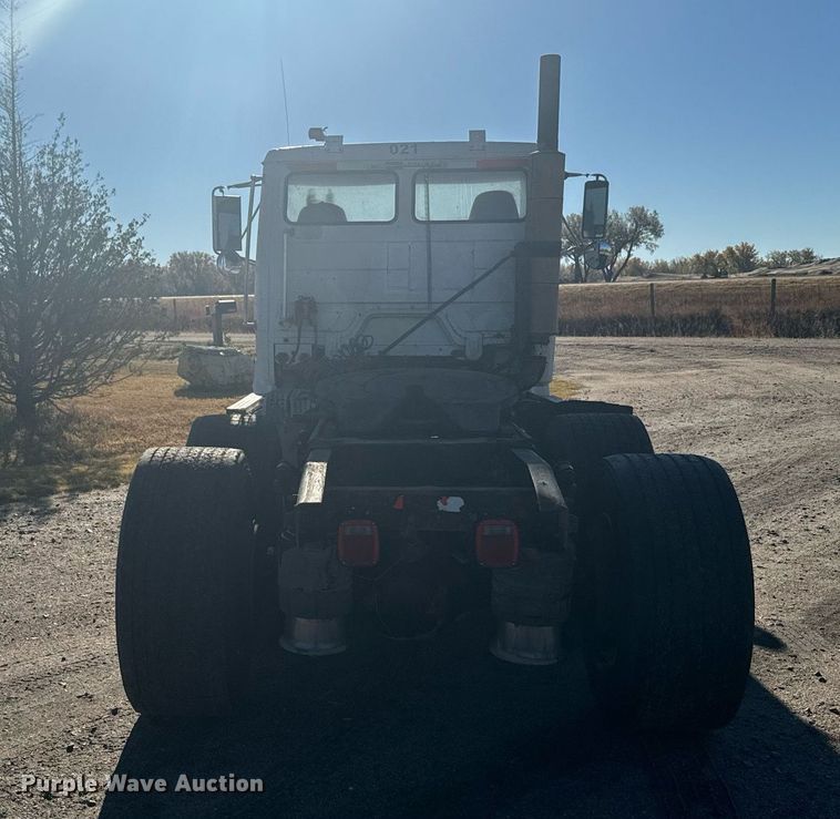 image for item DV2843 1999 Freightliner FL112 semi truck