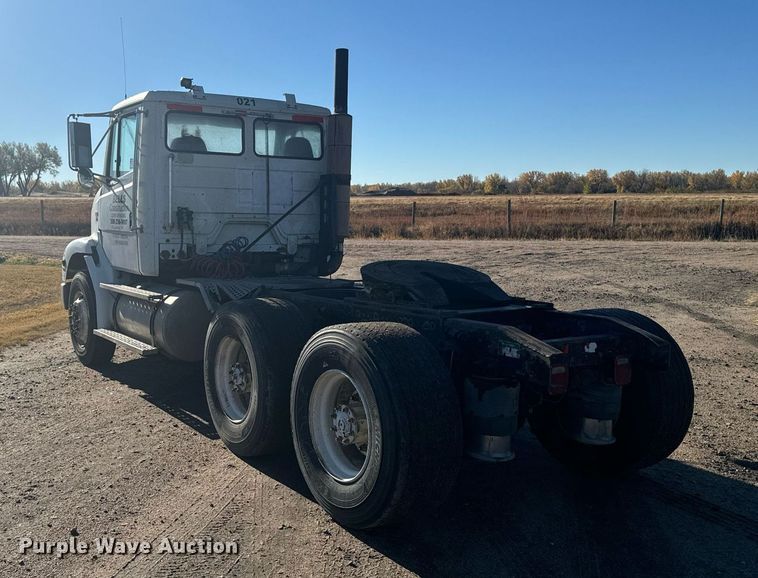 image for item DV2843 1999 Freightliner FL112 semi truck