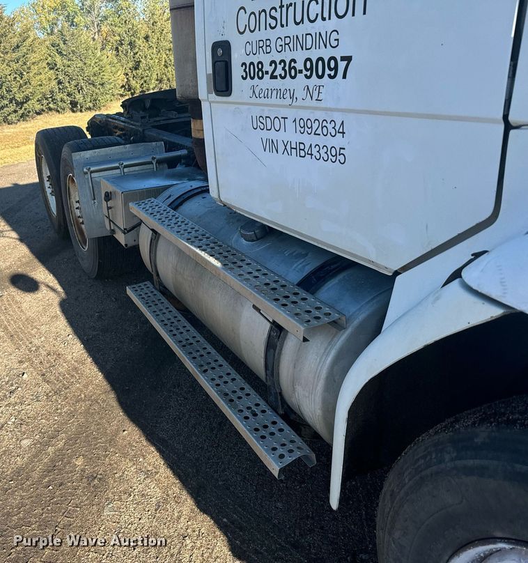 image for item DV2843 1999 Freightliner FL112 semi truck