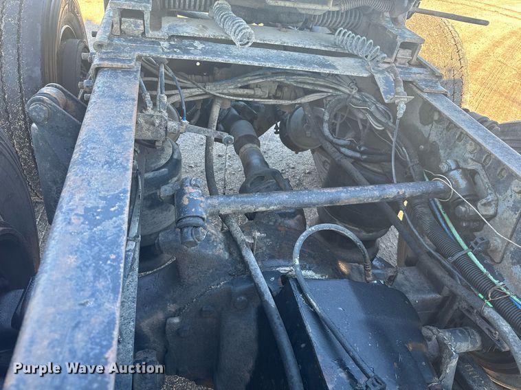 image for item DV2843 1999 Freightliner FL112 semi truck