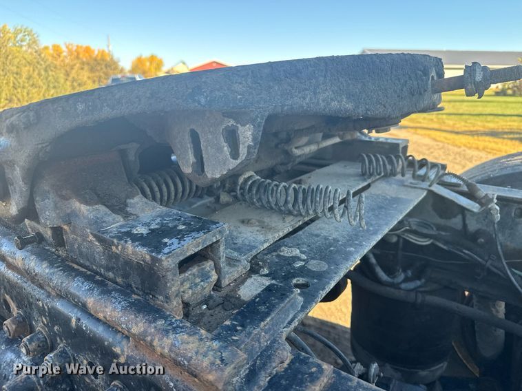 image for item DV2843 1999 Freightliner FL112 semi truck