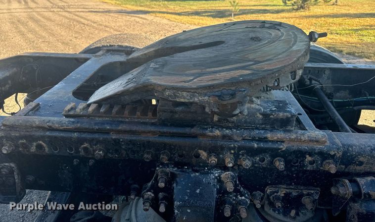 image for item DV2843 1999 Freightliner FL112 semi truck