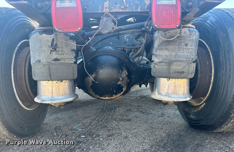 image for item DV2843 1999 Freightliner FL112 semi truck