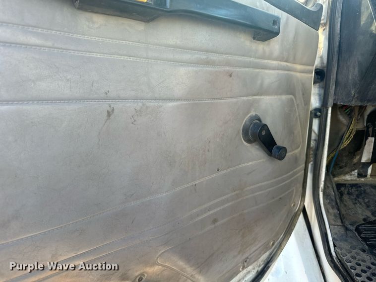 image for item DV2843 1999 Freightliner FL112 semi truck