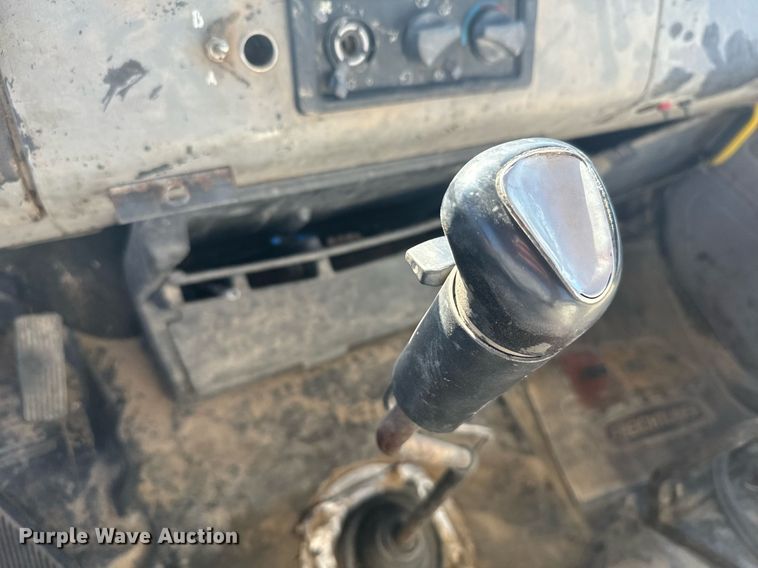 image for item DV2843 1999 Freightliner FL112 semi truck