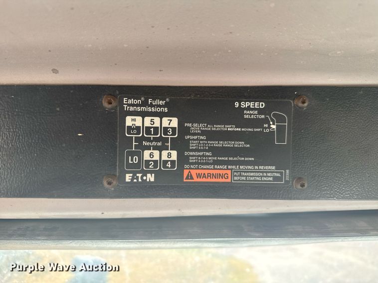 image for item DV2843 1999 Freightliner FL112 semi truck