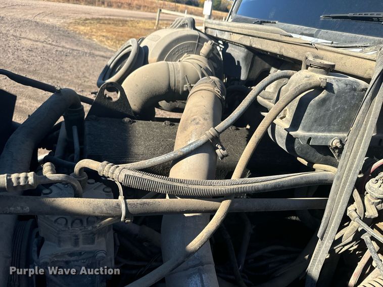 image for item DV2843 1999 Freightliner FL112 semi truck