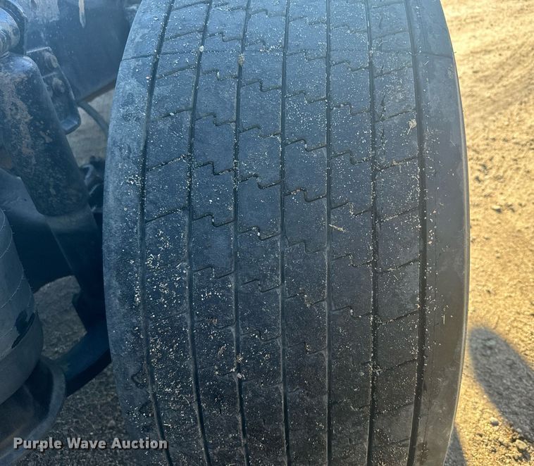 image for item DV2843 1999 Freightliner FL112 semi truck