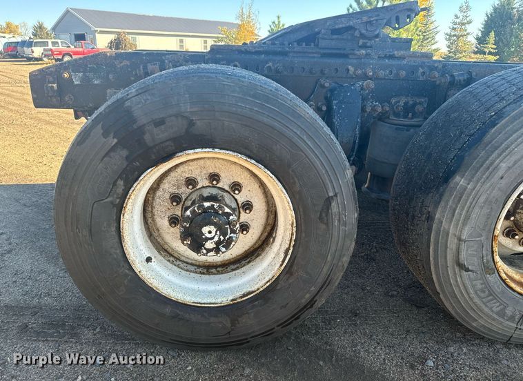 image for item DV2843 1999 Freightliner FL112 semi truck