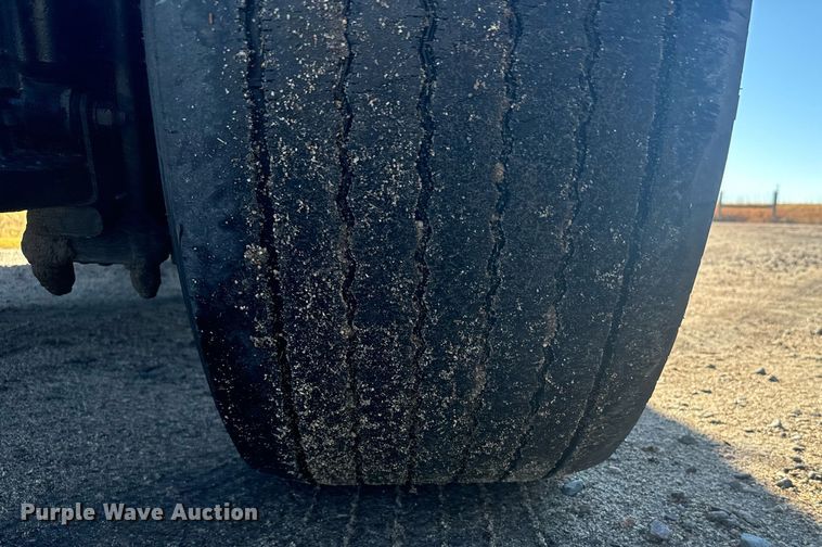 image for item DV2843 1999 Freightliner FL112 semi truck