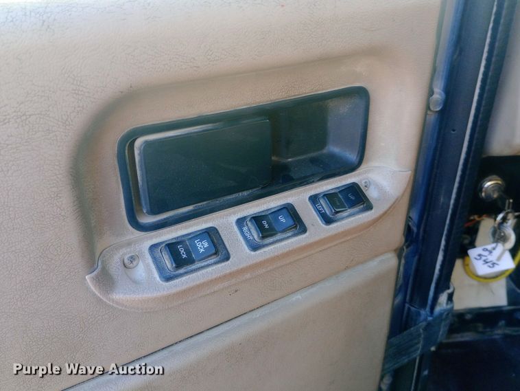 image for item DW0774 2007 International 9900i semi truck